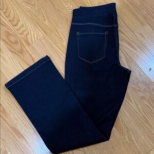 Classic Women's Blue Jeans pull on